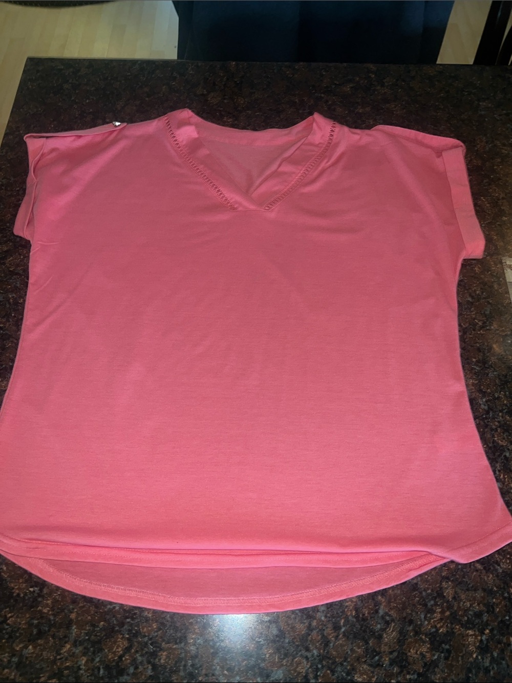 Women's V-Neck Short Sleeve Top - Pink